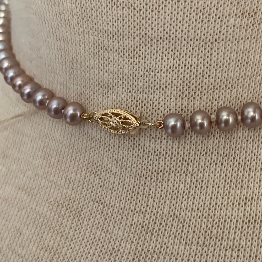 NWT 18” Pink Pearl Necklace 10K Gold Clasp